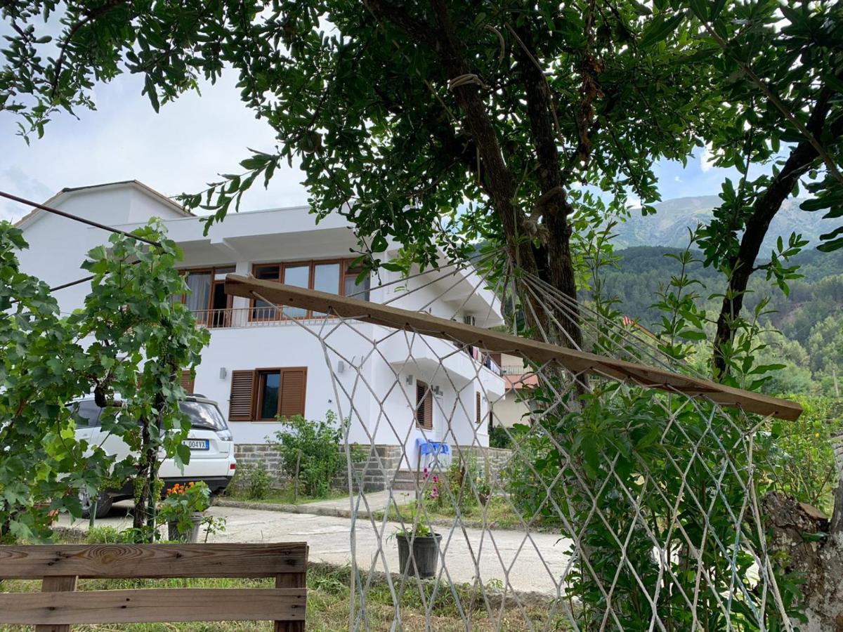 Guesthouse "Shtepia Ime" Përmet Eksteriør bilde